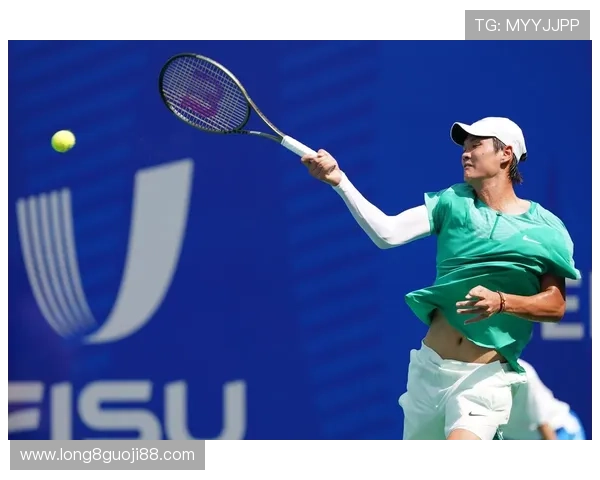 网球赛场精彩纷呈 全球顶级选手争夺年度大满贯冠军殊荣